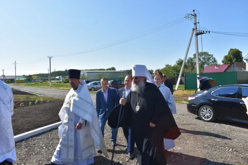 Митрополит Кирилл совершил великое освящение храма Живоначальной Троицы в селе Беляево
