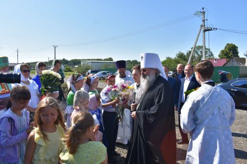 Митрополит Кирилл совершил великое освящение храма Живоначальной Троицы в селе Беляево