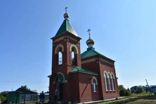Митрополит Кирилл совершил великое освящение храма Живоначальной Троицы в селе Беляево