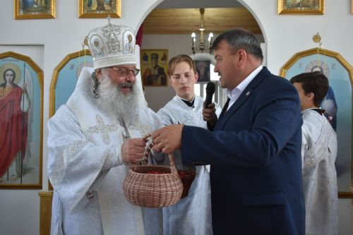 Митрополит Кирилл совершил великое освящение храма Живоначальной Троицы в селе Беляево
