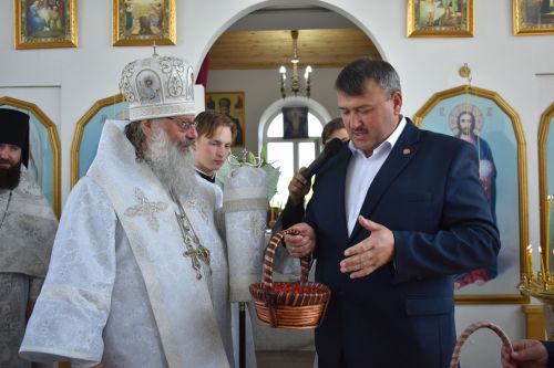 Митрополит Кирилл совершил великое освящение храма Живоначальной Троицы в селе Беляево