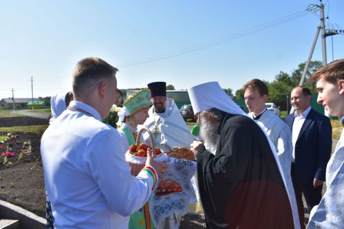 Митрополит Кирилл совершил великое освящение храма Живоначальной Троицы в селе Беляево