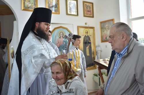Митрополит Кирилл совершил великое освящение храма Живоначальной Троицы в селе Беляево