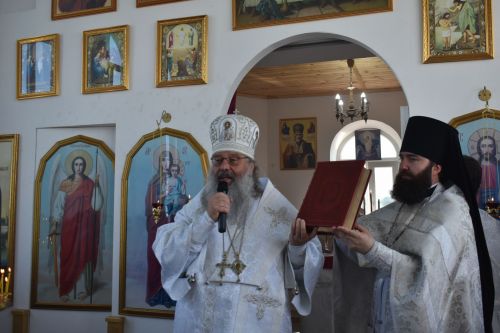 Митрополит Кирилл совершил великое освящение храма Живоначальной Троицы в селе Беляево
