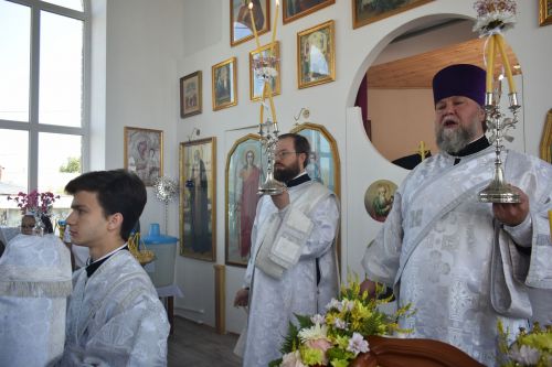 Митрополит Кирилл совершил великое освящение храма Живоначальной Троицы в селе Беляево