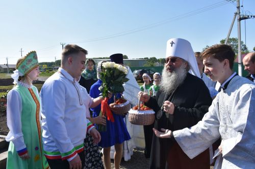Митрополит Кирилл совершил великое освящение храма Живоначальной Троицы в селе Беляево