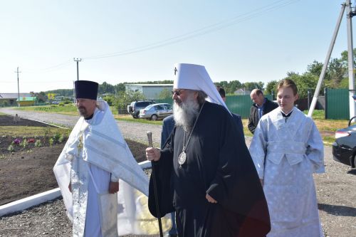 Митрополит Кирилл совершил великое освящение храма Живоначальной Троицы в селе Беляево