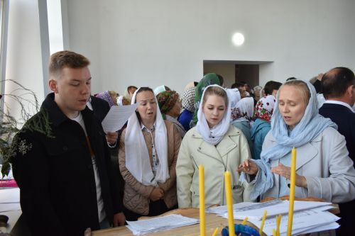 Митрополит Кирилл совершил великое освящение храма Живоначальной Троицы в селе Беляево