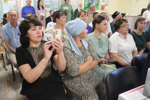 Кошман мәктәбендә узган аттестат тапшыру тантанасы мизгелләре