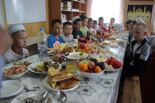 Кошман авылы мәдрәсәсендә корбан ашы узды