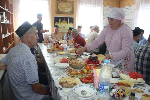 Кошман авылы мәдрәсәсендә корбан ашы узды