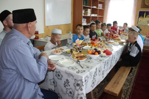 Кошман авылы мәдрәсәсендә корбан ашы узды