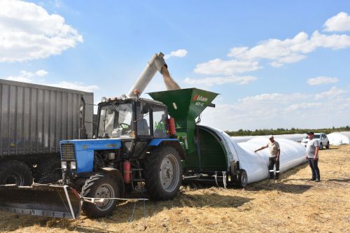 Марат Ахметов высоко оценил ход уборочных работ в Кайбицком районе