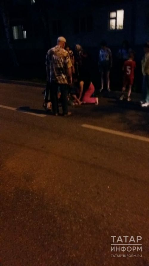 В Казани женщина на иномарке сбила 17-летнего парня, перебегавшего дорогу
