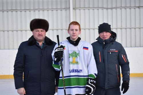 В Кайбицах в честь Дня единых действий состоялись соревнования по хоккею