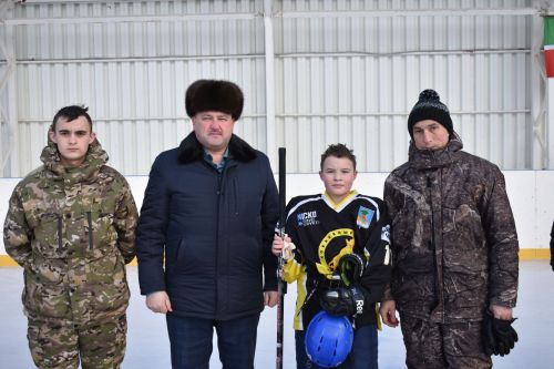 В Кайбицах в честь Дня единых действий состоялись соревнования по хоккею
