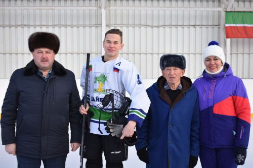 В Кайбицах в честь Дня единых действий состоялись соревнования по хоккею