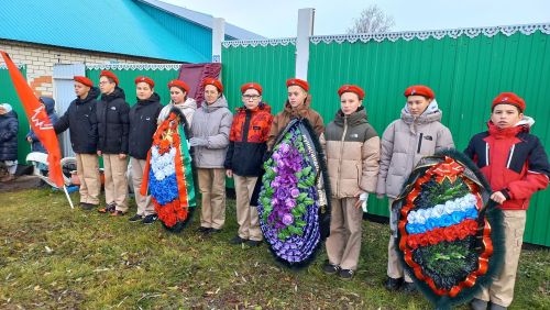 Кошманлылар махсус хәрби операциядә һәлак булган авылдашларын соңгы юлга озатты