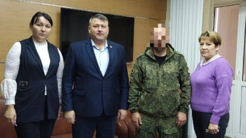 Глава Кайбицкого района встретился с бойцом, приехавшим в очередной отпуск