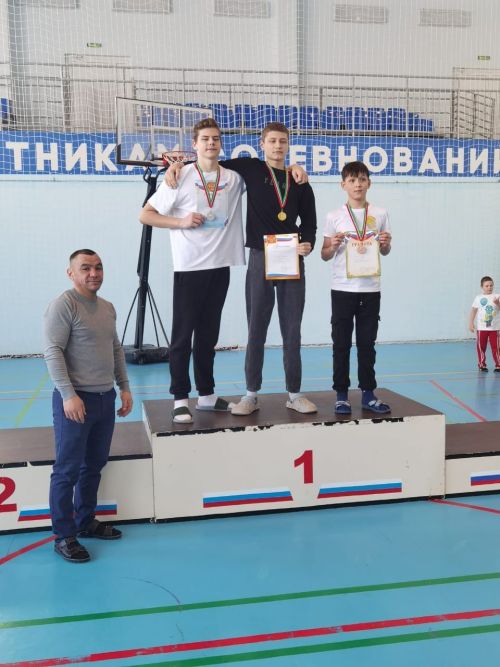 В СОК «Салават купере» в селе Большие Кайбицы прошло межрайонное лично-командное первенство по плаванию среди воспитанников спортивных школ