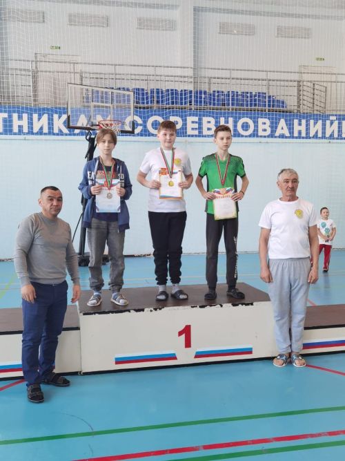 В СОК «Салават купере» в селе Большие Кайбицы прошло межрайонное лично-командное первенство по плаванию среди воспитанников спортивных школ