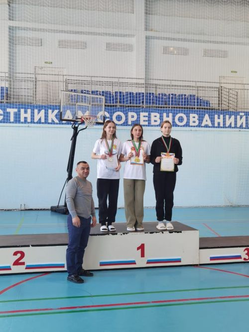 В СОК «Салават купере» в селе Большие Кайбицы прошло межрайонное лично-командное первенство по плаванию среди воспитанников спортивных школ