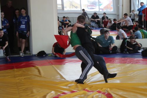 В Кайбицком районе состоялись состязания по национальной борьбе корэш в честь 35-летия вывода советских войск из Афганистана