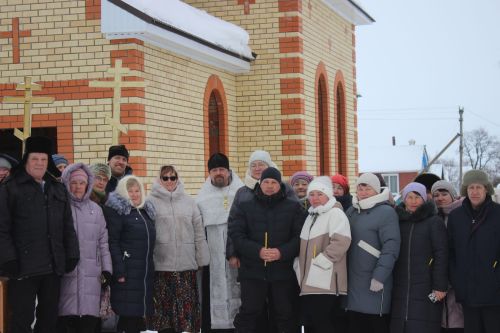 На строящейся церкви в Ульянкове установлены купола