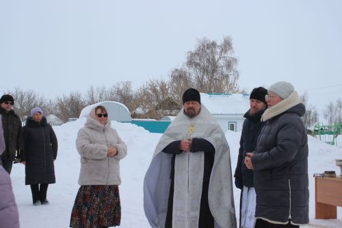 На строящейся церкви в Ульянкове установлены купола