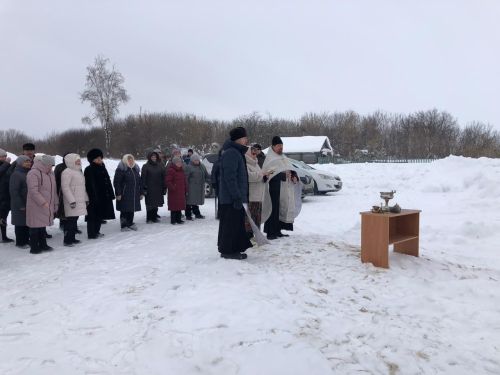 На строящейся церкви в Ульянкове установлены купола