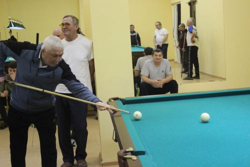 Глава района принял участие в турнире по бильярду