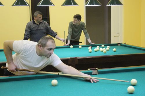 Глава района принял участие в турнире по бильярду