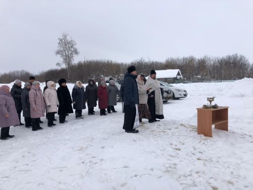 На строящейся церкви в Ульянкове установлены купола