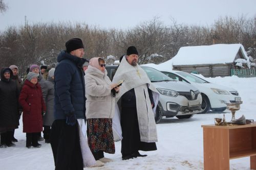 На строящейся церкви в Ульянкове установлены купола