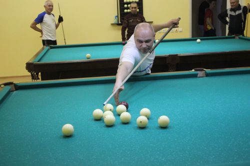 Глава района принял участие в турнире по бильярду