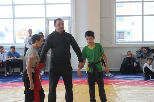 В Кайбицком районе состоялись состязания по национальной борьбе корэш в честь 35-летия вывода советских войск из Афганистана