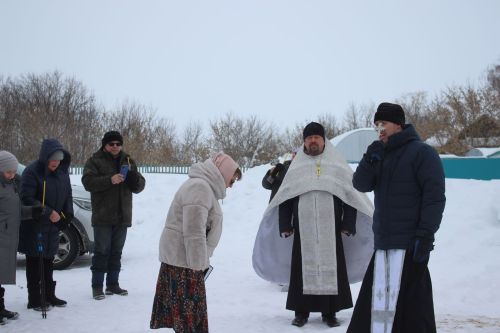 На строящейся церкви в Ульянкове установлены купола
