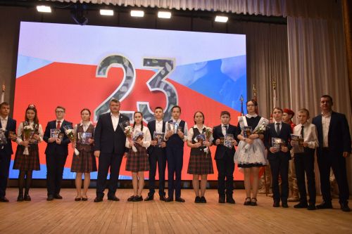 В честь Дня защитника Отечества участники фестиваля «Балкыш» - «Сияние» дали большой концерт