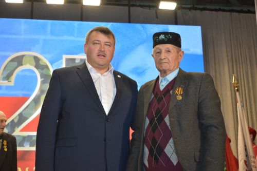 В честь Дня защитника Отечества участники фестиваля «Балкыш» - «Сияние» дали большой концерт