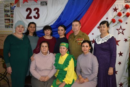 В честь Дня защитника Отечества участники фестиваля «Балкыш» - «Сияние» дали большой концерт