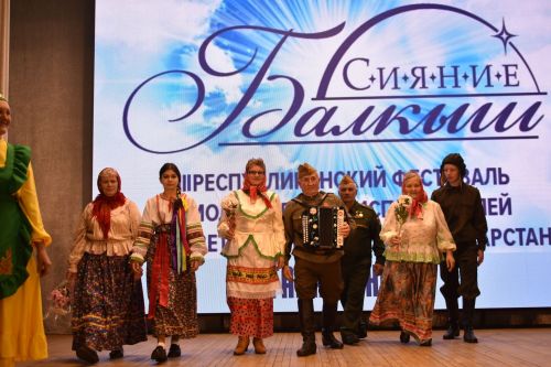 В честь Дня защитника Отечества участники фестиваля «Балкыш» - «Сияние» дали большой концерт