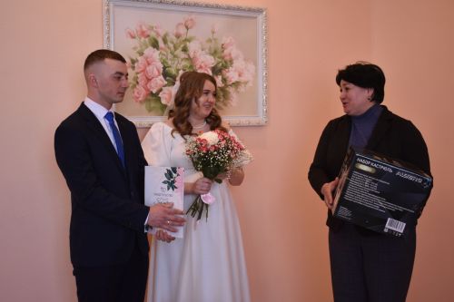 В Кайбицком отделе ЗАГС зарегистрировали семейный союз Александра Горшунова и Виктории Киваевой
