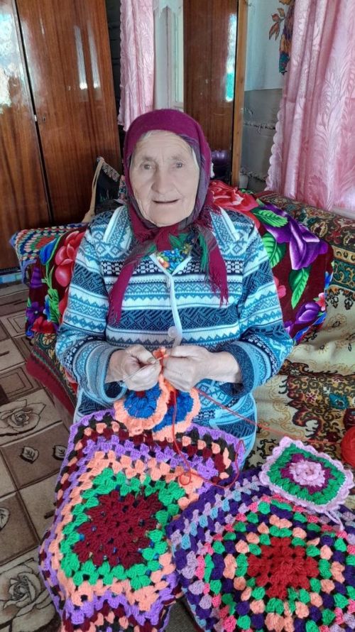 Елизавета Шапеева из Хозесанова, являясь передовой свинаркой, была награждена юбилейной медалью Верховного Совета СССР