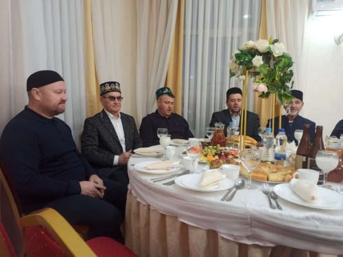 Борындыкта туып-үскән мөселман кардәшебез ифтар мәҗлесе үткәрде