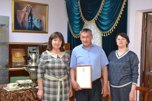В Больших Кайбицах чествовали жителей поселения, которые отметили свои знаменательные даты