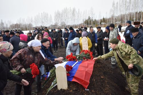 Геройлар китә, эзләре кала