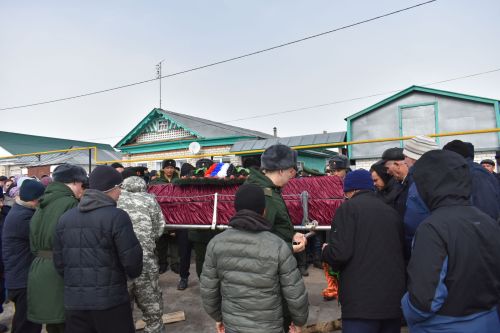 Геройлар китә, эзләре кала