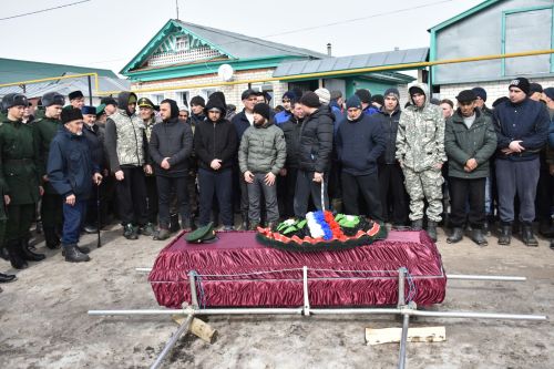 Геройлар китә, эзләре кала