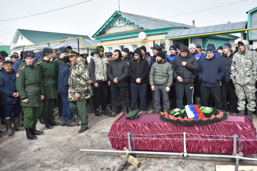 Геройлар китә, эзләре кала