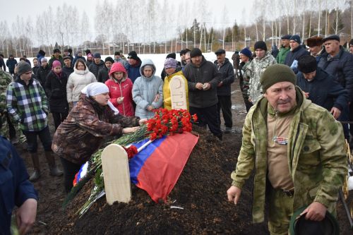 Геройлар китә, эзләре кала